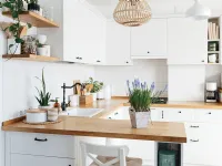 Cucina moderna bianca ad angolo Freya Artigianale da Mobilike a 6697€.