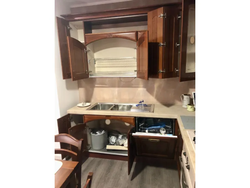 Cucina ad angolo in legno noce Atena  a prezzo ribassato