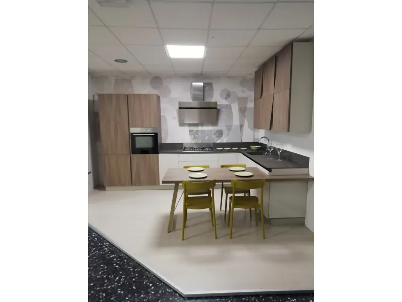 Cucina ad angolo in polimerico opaco a prezzo scontato 40%