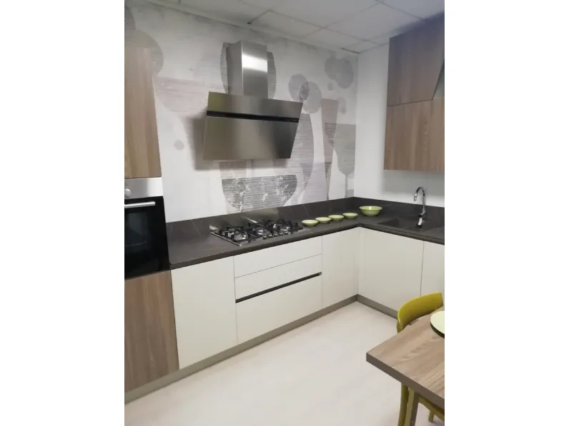 Cucina ad angolo in polimerico opaco a prezzo scontato 40%