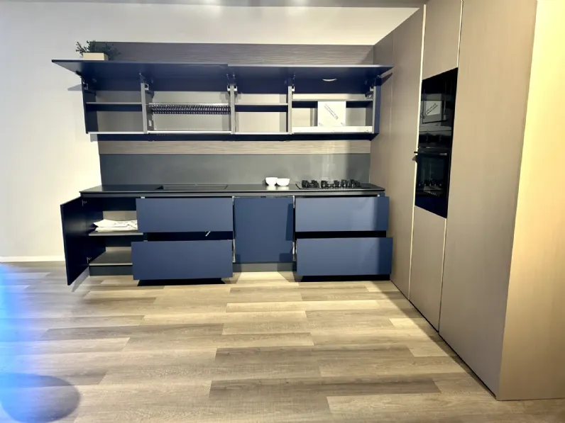 Cucina blu moderna ad angolo Forma 2000 Colibri  a soli 8650 Euro