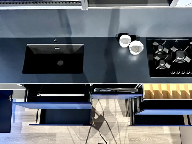 Cucina blu moderna ad angolo Forma 2000 Colibri  a soli 8650 Euro