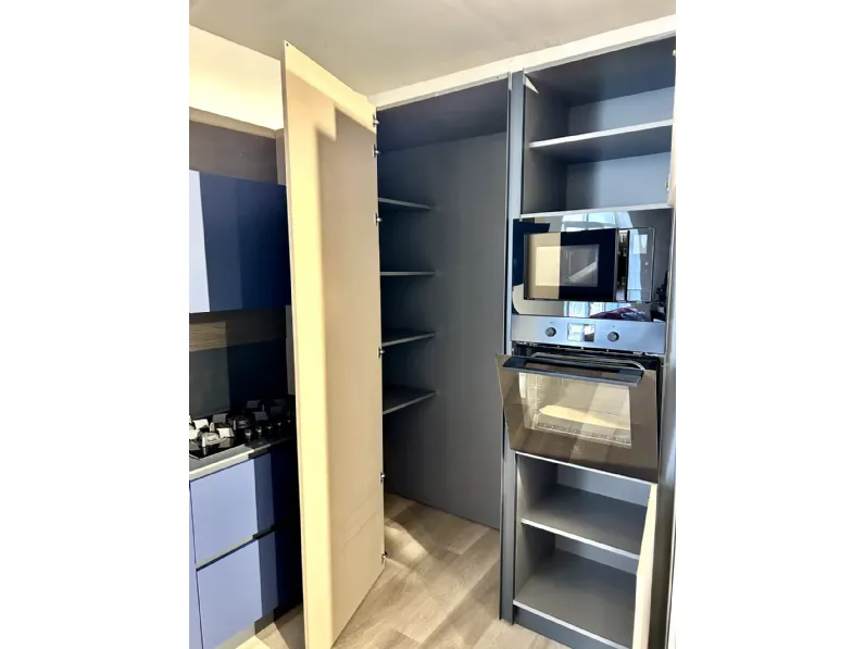 Cucina blu moderna ad angolo Forma 2000 Colibri  a soli 8650 Euro