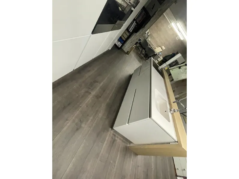 Cucina Polimerico luucido moderna bianca Essebi con isola scontata 35%