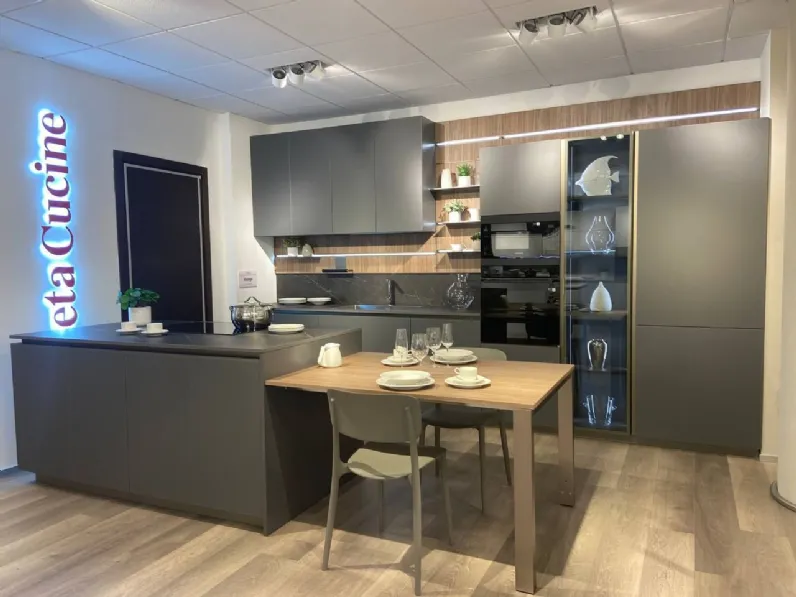 Richiedi il prezzo: cucina altri colori moderna Lounge vetro opaco di Veneta cucine scontata 