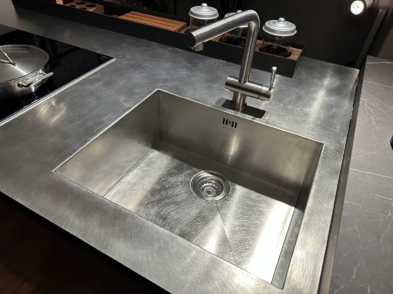 Cucina Time + asia moderna rovere moro Arredo3 con isola scontata 50%