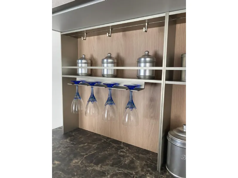 Cucina a prezzo scontato con penisola design Natural Moretti compact