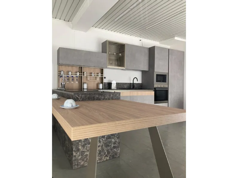 Cucina a prezzo scontato con penisola design Natural Moretti compact