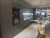 Cucina Snaidero design con penisola altri colori in laccata opaco Vision