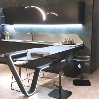 Cucina Snaidero design con penisola altri colori in laccata opaco Vision