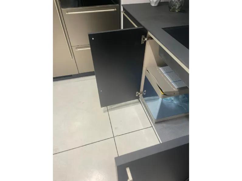 Cucina a prezzo ribassato lineare design Musa Scavolini