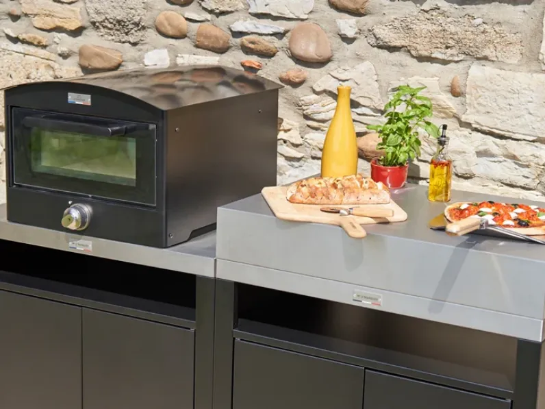 Cucina lineare in acciaio modello Tre moduli con piastra elettrica ad un prezzo riservato 