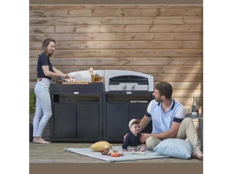Cucina lineare in acciaio modello Tre moduli con piastra elettrica ad un prezzo riservato 