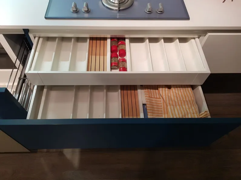 Cucina altri colori moderna ad angolo Space Gd arredamenti in Offerta Outlet