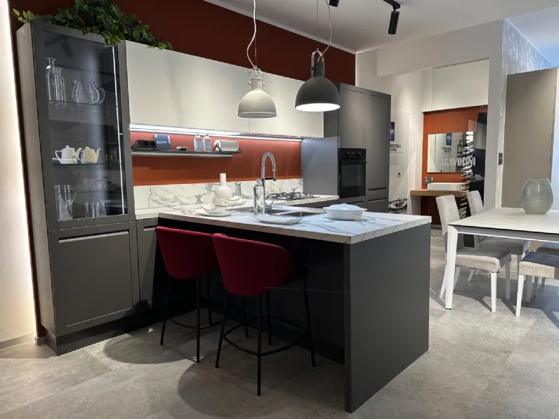 Cucina con penisola moderna altri colori Scavolini Carattere a soli 10000 Euro