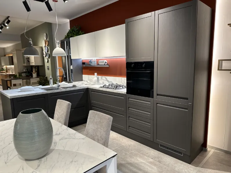 Cucina con penisola moderna altri colori Scavolini Carattere a soli 10000 Euro