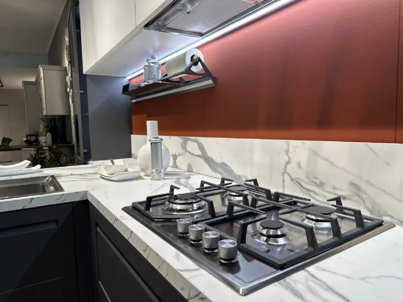 Cucina con penisola moderna altri colori Scavolini Carattere a soli 10000 Euro