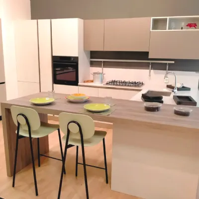 Cucina a prezzo scontato con penisola moderna Round Arredo3