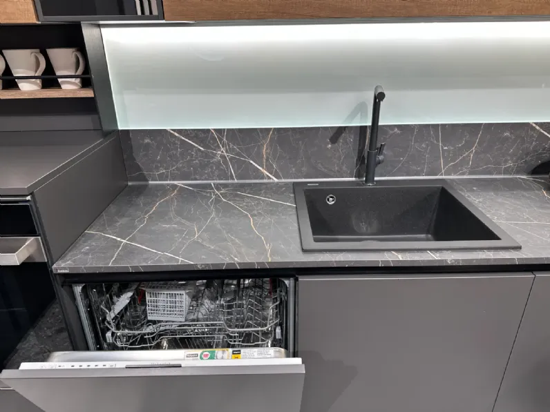 Cucina con penisola moderna altri colori Scavolini Evolution a soli 9000 Euro