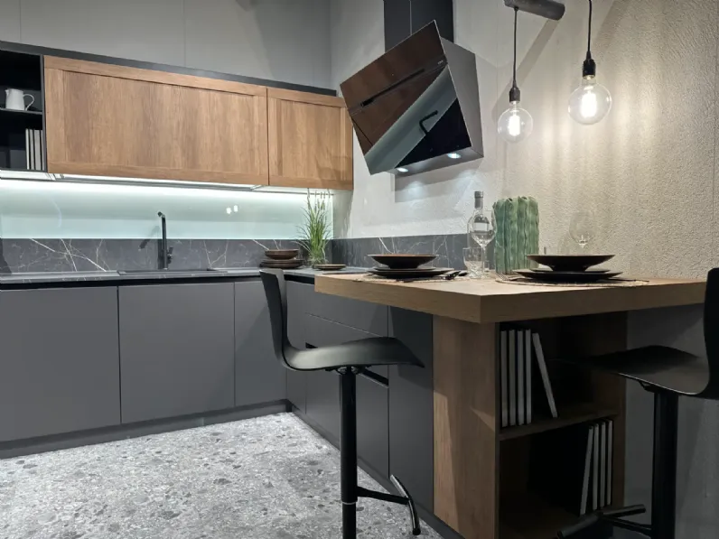 Cucina con penisola moderna altri colori Scavolini Evolution a soli 9000 Euro