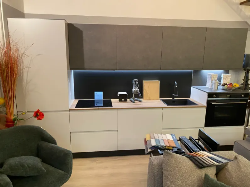 Cucina a prezzo ribassato lineare moderna Carma Stosa