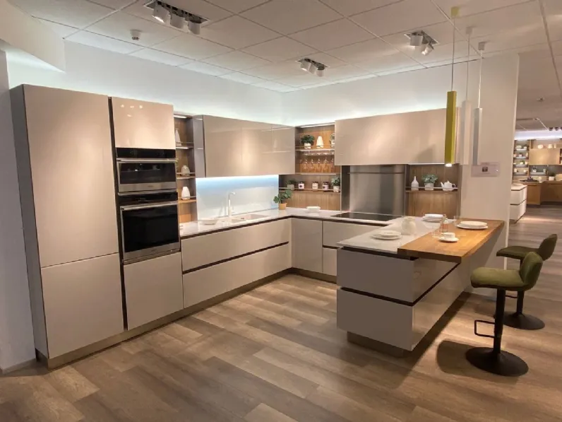 Scopri la cucina Riflex di Veneta cucine in OFFERTA OUTLET 