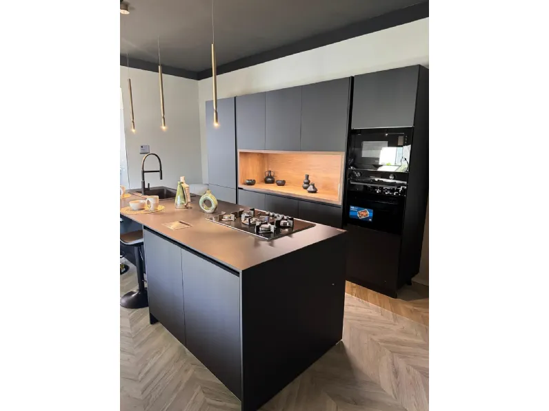 Cucina Infinity design antracite Stosa con isola scontata 45%