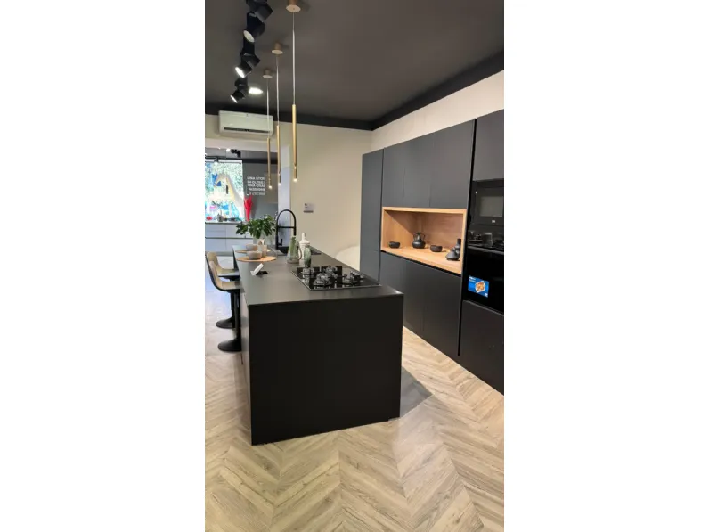 Cucina Infinity design antracite Stosa con isola scontata 45%