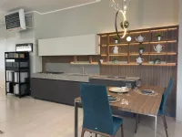 Cucina con penisola in legno antracite Sign a prezzo ribassato