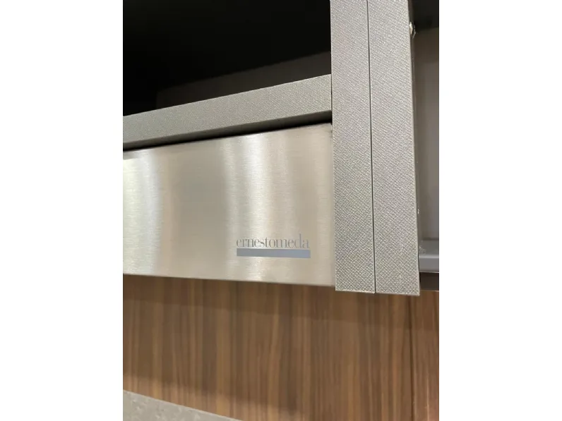 Cucina con penisola in legno antracite Sign a prezzo ribassato