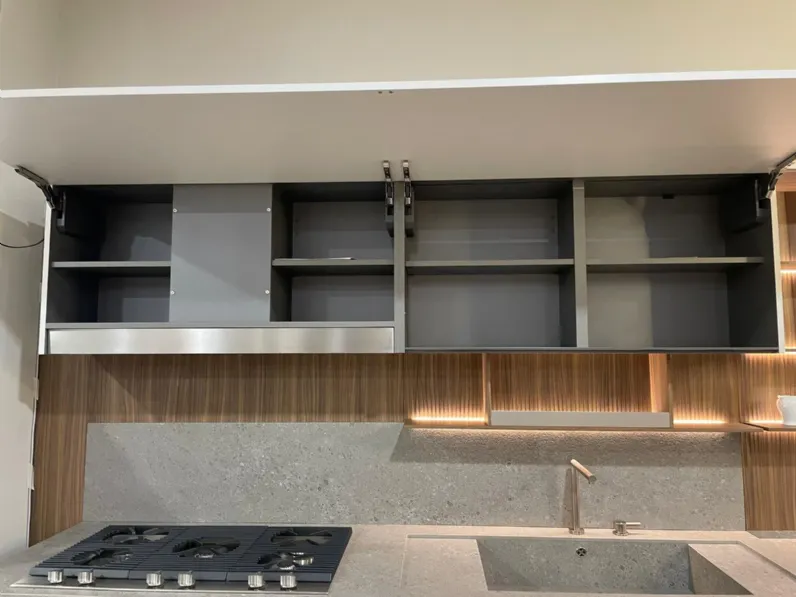 Cucina con penisola in legno antracite Sign a prezzo ribassato