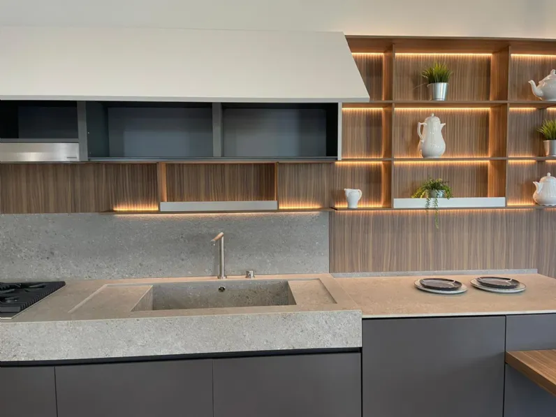 Cucina con penisola in legno antracite Sign a prezzo ribassato