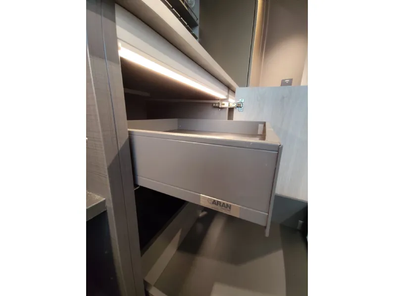 Cucina a PREZZI OUTLET in laminato materico Aran -70%