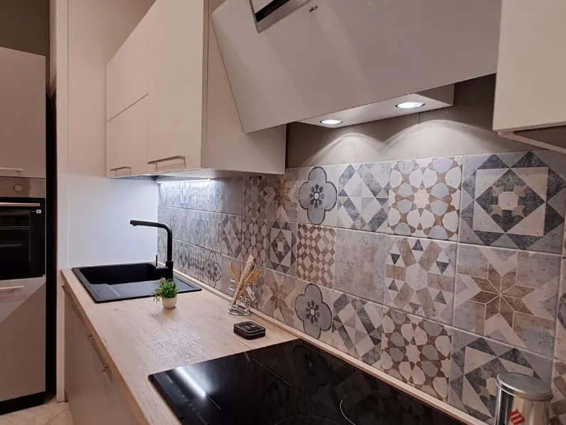 Cucina altri colori moderna lineare Ares &tradition scontata