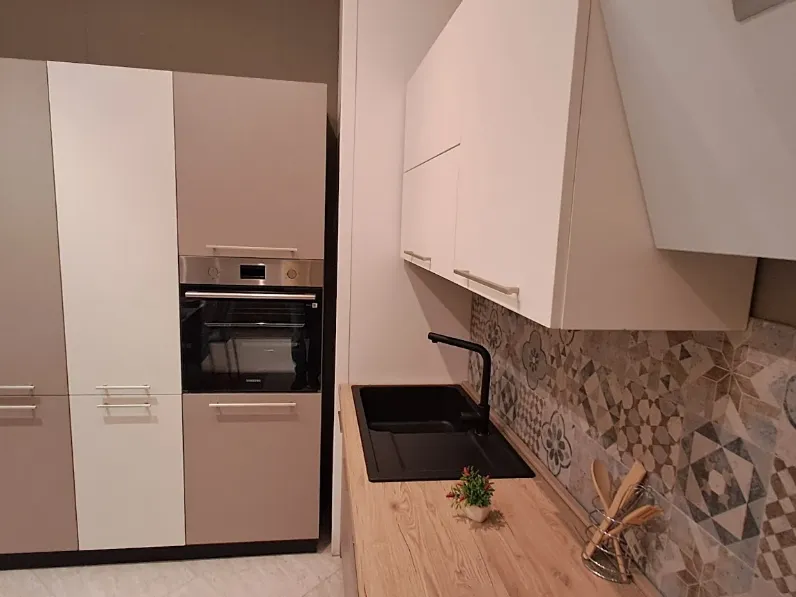 Cucina altri colori moderna lineare Ares &tradition scontata
