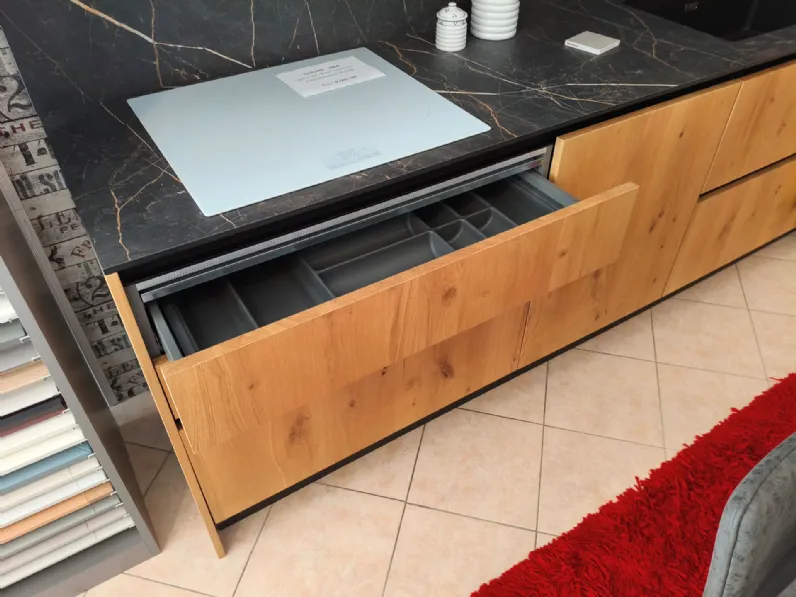 Cucina ad angolo in legno a prezzo ribassato 50%