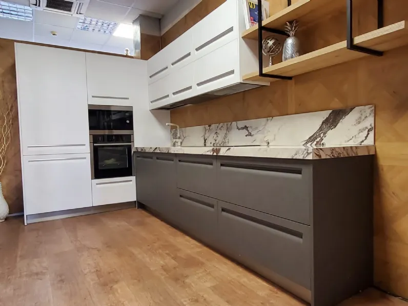 Cucina ad angolo in polimerico opaco bianca Expo a prezzo scontato