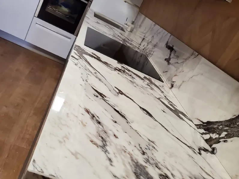 Cucina ad angolo in polimerico opaco bianca Expo a prezzo scontato