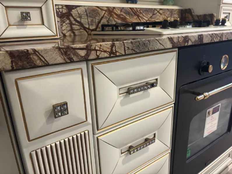 Cucina ad angolo in laccata a prezzo ribassato 50%