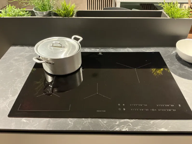Cucina design con isola Asia Arredo3 a prezzo scontato