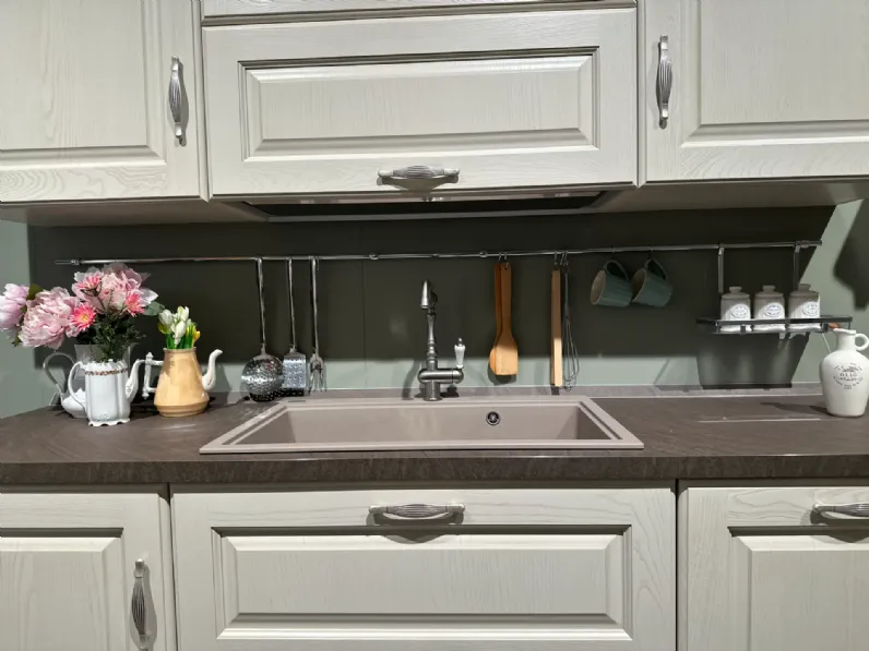 Cucina con penisola in legno a prezzo ribassato 51%