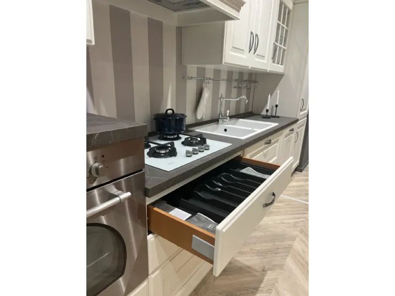 Cucina Baltimora classica bianca Scavolini lineare scontata 50%
