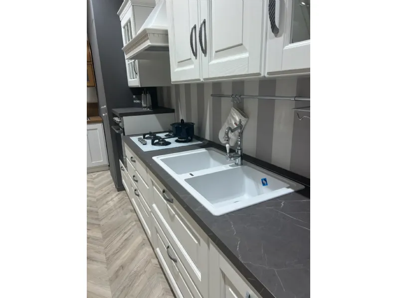Cucina Baltimora classica bianca Scavolini lineare scontata 50%