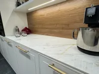 Cucina Miton country con isola bianca in laccata opaco Tes