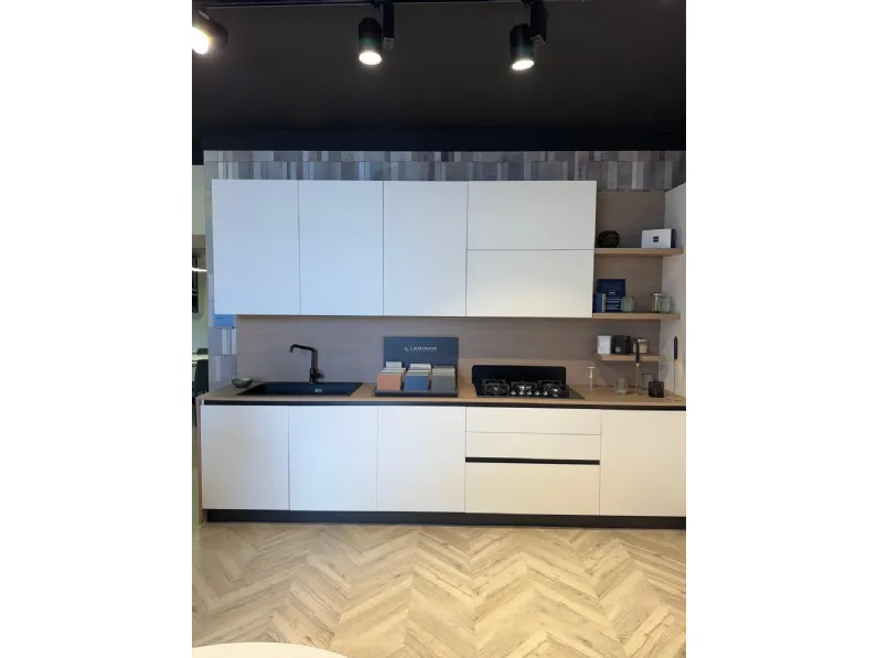 Cucina bianca design ad angolo Stosa Young a soli 8400€
