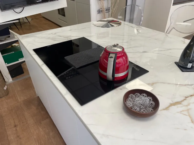 Cucina ad isola design bianca Arredo3 Agin a soli 14831€