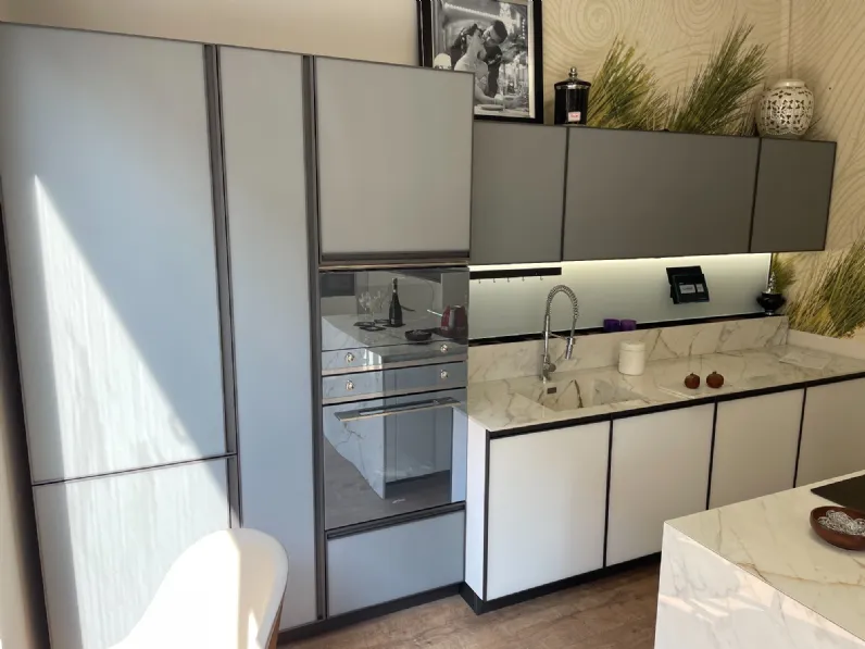 Cucina ad isola design bianca Arredo3 Agin a soli 14831€