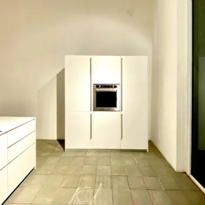 Cucina lineare in laminato opaco a prezzo ribassato 28%