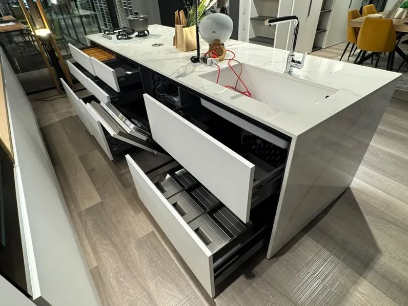 Cucina a prezzo ribassato con isola moderna Tag seta La casa moderna