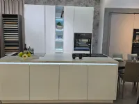 Cucina bianca moderna con isola Artis  tedesca Tecno scontata